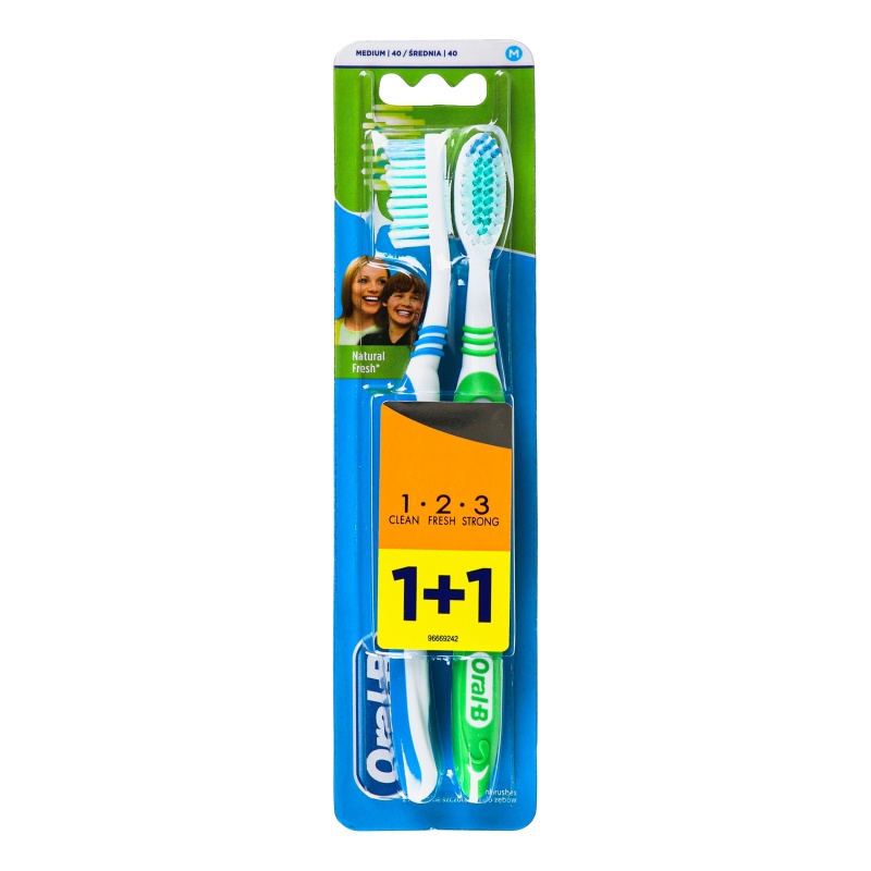 Зубная щетка Oral-B 1+1 Maxi Clean 1-2-3 3-эффекты средней жесткости 2 шт фото